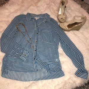 🔥Classy Charming Charlie button up!👄